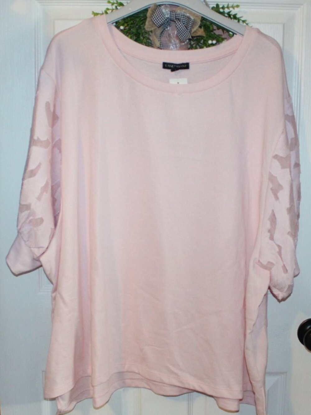 NWT Lane Bryant light weight decorative sweatshirt, size 26/28W , Beautiful,pink